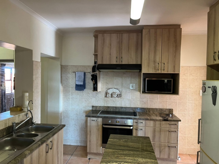 4 Bedroom Property for Sale in Heuwelkruin Eastern Cape